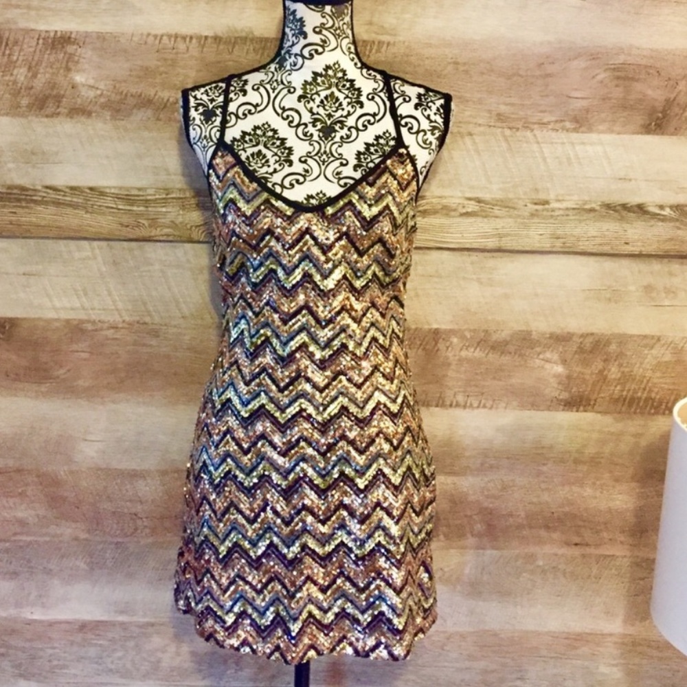 NWT Ark & Co Gold Sequin Chevron Dress